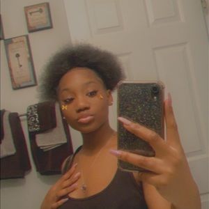 Meet your Posher, Adrianna